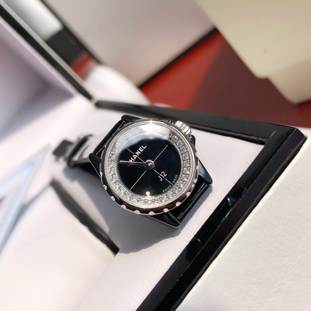 シャネル(Chanel) セラミック J12 時計 白 33mm