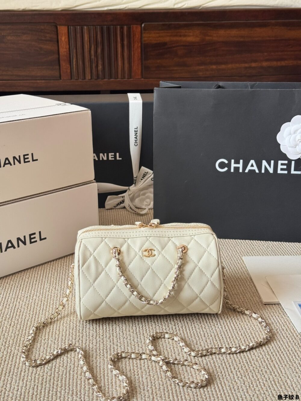 シャネル(Chanel) 新作 25P バッグ 19x12cm