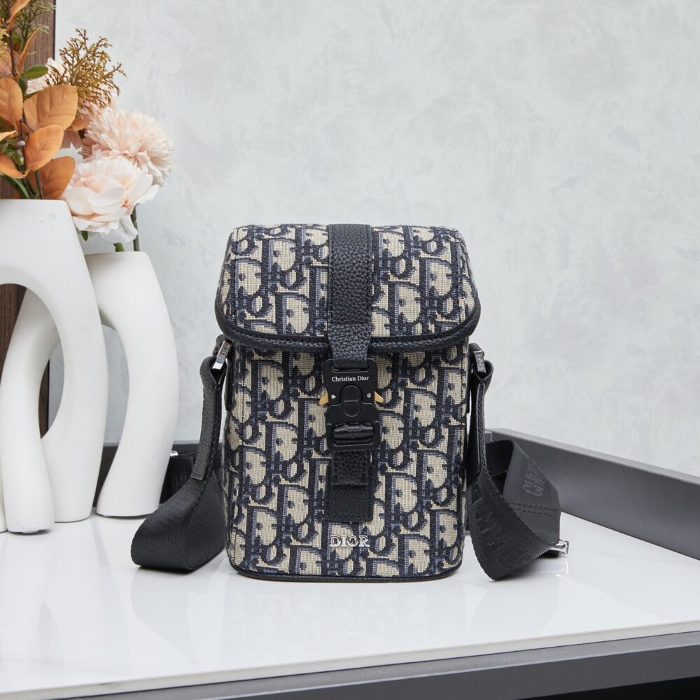 ディオール(Dior)新作 斜 めがけ バッグ 13 x 19 x 7cm