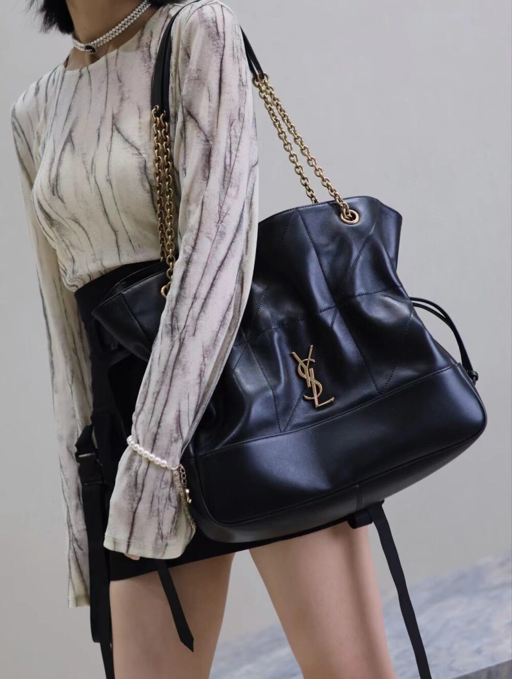 サンローラン(YSL) Jamie 4.3 Large POCHON バッグ 27×34×3cm