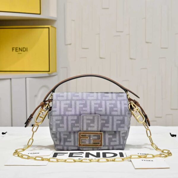 Fendi(フェンディ) ショルダー バッグ 26.5x8.5x18cm